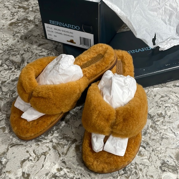 Bernardo Shoes - Bernardo Malibu Genuine Shearling Caramel NIB